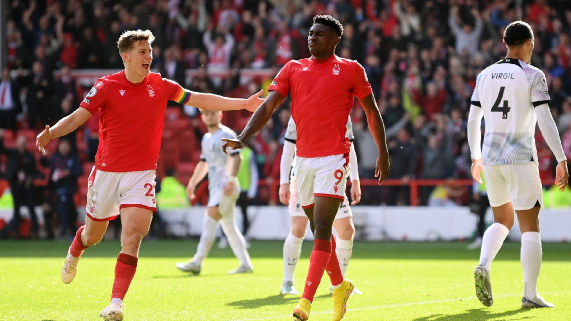 皮尔斯在波 皮尔斯在波